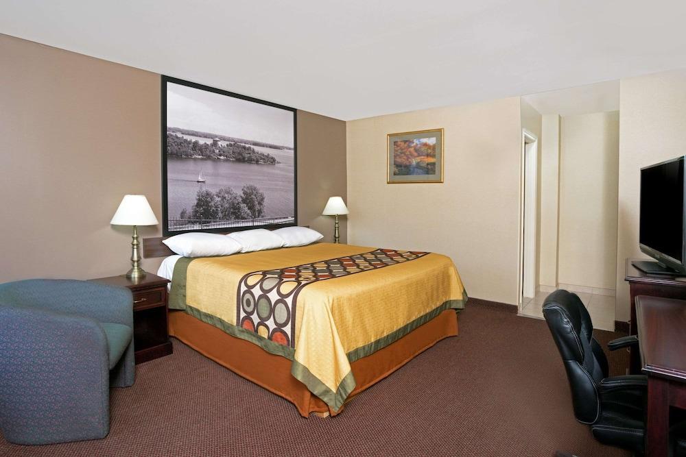 Super 8 By Wyndham Kingston Hotel Exterior photo