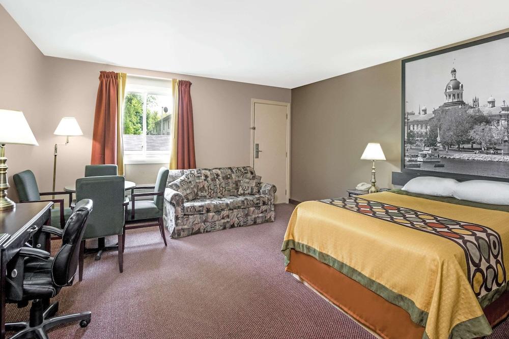 Super 8 By Wyndham Kingston Hotel Exterior photo